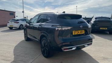 SPOTICAR Nissan Qashqai 1.3 Dig-t Mhev Tekna Euro 6 (s/s) 5dr Used Car - Suv Hybrid Black - Liverpool - 1200552479_5