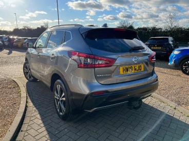 SPOTICAR Nissan Qashqai 1.3 Dig-t N-connecta Euro 6 (s/s) 5dr Used Car - Suv Petrol Grey - Ryde - 1200552804_4