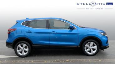 SPOTICAR Nissan Qashqai 1.3 Dig-t Acenta Premium Euro 6 (s/s) 5dr Used Car - Suv Petrol Blue - Walton On Thames - 1200553040_2
