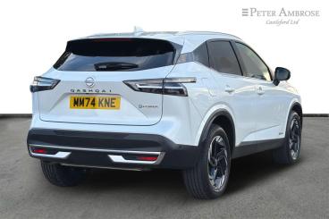 SPOTICAR Nissan Qashqai 1.5 H E-power N-connecta Auto Euro 6 (s/s) 5dr Used Car - Suv Hybrid White - Castleford - 1200553625_3