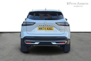 SPOTICAR Nissan Qashqai 1.5 H E-power N-connecta Auto Euro 6 (s/s) 5dr Used Car - Suv Hybrid White - Castleford - 1200553625_4