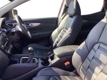 SPOTICAR Nissan Qashqai 1.3 Dig-t N-motion Euro 6 (s/s) 5dr Used Car - Suv Petrol Red - Wallsend - 1200564158_3