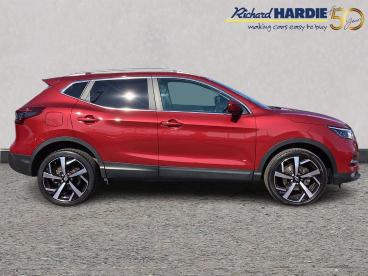 SPOTICAR Nissan Qashqai 1.3 Dig-t N-motion Euro 6 (s/s) 5dr Used Car - Suv Petrol Red - Wallsend - 1200564158_5