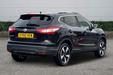 SPOTICAR Nissan Qashqai 1.2 Dig-t N-connecta Xtron 2wd Euro 6 (s/s) 5dr Used Car - Suv Petrol Black - Cannock - 1200568348_4