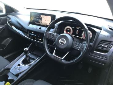 SPOTICAR Nissan Qashqai 1.3 Dig-t Mhev N-connecta Euro 6 (s/s) 5dr Used Car - Suv Hybrid Black - Bangor - 1200603166_3