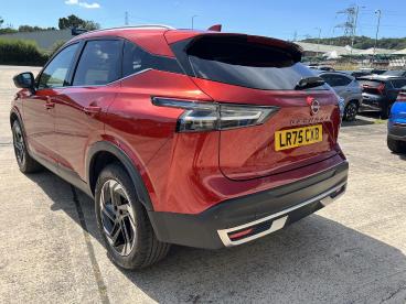 SPOTICAR Nissan Qashqai 1.3 Dig-t Mhev N-connecta Xtron Euro 6 (s/s) 5dr Used Car - Suv Hybrid Red - Pontypridd - 1200616397_5