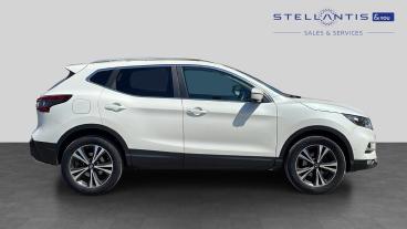 SPOTICAR Nissan Qashqai 1.3 Dig-t N-connecta Euro 6 (s/s) 5dr Used Car - Suv Petrol White - Preston - 1200618020_2