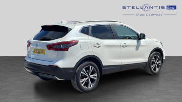 SPOTICAR Nissan Qashqai 1.3 Dig-t N-connecta Euro 6 (s/s) 5dr Used Car - Suv Petrol White - Preston - 1200618020_3