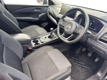 SPOTICAR Nissan Qashqai 1.3 Dig-t Mhev N-connecta Euro 6 (s/s) 5dr Used Car - Suv Hybrid Black - Cheltenham - 1200619891_3