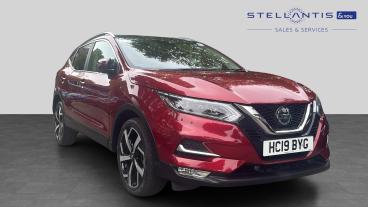 SPOTICAR Nissan Qashqai 1.3 Dig-t Tekna Dct Auto Euro 6 (s/s) 5dr Used Car - Suv Petrol Red - Nottingham - 1200621266_1