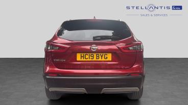 SPOTICAR Nissan Qashqai 1.3 Dig-t Tekna Dct Auto Euro 6 (s/s) 5dr Used Car - Suv Petrol Red - Nottingham - 1200621266_4