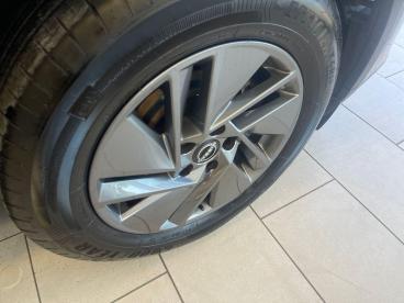 SPOTICAR Nissan Qashqai 1.3 Dig-t Mhev Acenta Premium Euro 6 (s/s) 5dr Used Car - Suv Hybrid Grey - Bridgend - 1200624637_4