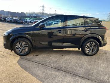 SPOTICAR Nissan Qashqai 1.3 Dig-t Mhev Acenta Premium Xtron Euro 6 (s/s) 5 Used Car - Suv Hybrid Black - Pontypridd - 1200628950_4