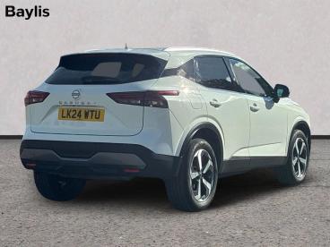 SPOTICAR Nissan Qashqai 1.3 Dig-t Mhev N-connecta Euro 6 (s/s) 5dr Used Car - Suv Hybrid White - Cirencester - 1200632640_2