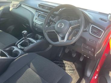 SPOTICAR Nissan Qashqai 1.3 Dig-t Visia Euro 6 (s/s) 5dr Used Car - Suv Petrol Red - Cirencester - 1200632663_3