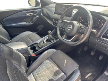 SPOTICAR Nissan Qashqai 1.3 Dig-t Mhev Tekna Euro 6 (s/s) 5dr Used Car - Suv Hybrid Grey - Sheffield - 1200632998_5