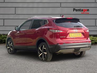 SPOTICAR Nissan Qashqai 1.3 Dig-t Tekna Dct Auto Euro 6 (s/s) 5dr Used Car - Suv Petrol Red - Derby - 1200637673_2
