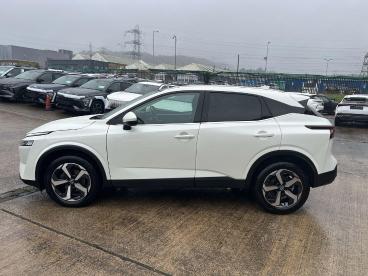 SPOTICAR Nissan Qashqai 1.3 Dig-t Mhev N-connecta Euro 6 (s/s) 5dr Used Car - Suv Hybrid White - Pontypridd - 1200644361_4