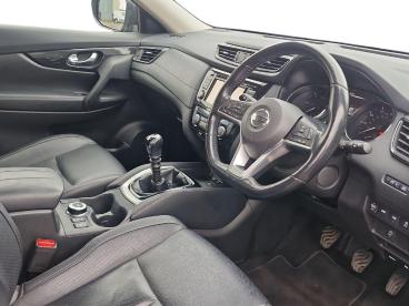 SPOTICAR Nissan X-trail 1.6 Dci Tekna 4wd Euro 6 (s/s) 5dr Used Car - Suv Diesel Black - Burton-on-trent - 1200642543_5