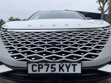 SPOTICAR Omoda 5 1.6 Tgdi Noble Dct Euro 6 (s/s) 5dr Used Car - Suv Petrol White - Swansea - 1200614758_4