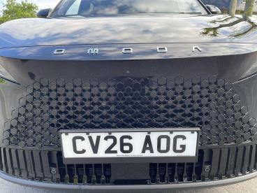 SPOTICAR Omoda 7 1.5t Shs 18.4kwh Noble Dht1 Euro 6 (s/s) 5dr Used Car - Suv Plug-in Hybrid Black - Swansea - 1200607465_4