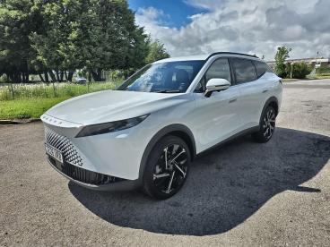 SPOTICAR Omoda 7 1.5t Shs 18.4kwh Noble Dht1 Euro 6 (s/s) 5dr Used Car - Suv Plug-in Hybrid White - Bridgend - 1200631452_3