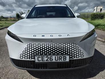 SPOTICAR Omoda 7 1.5t Shs 18.4kwh Noble Dht1 Euro 6 (s/s) 5dr Used Car - Suv Plug-in Hybrid White - Bridgend - 1200631452_4