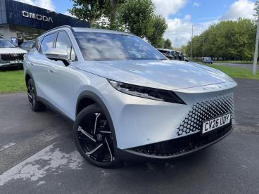 SPOTICAR Omoda 7 1.5t Shs 18.4kwh Noble Dht1 Euro 6 (s/s) 5dr Used Car - Suv Plug-in Hybrid Silver - Swansea - 1200635999_1