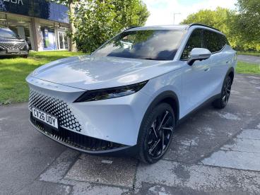 SPOTICAR Omoda 7 1.5t Shs 18.4kwh Noble Dht1 Euro 6 (s/s) 5dr Used Car - Suv Plug-in Hybrid Silver - Swansea - 1200635999_3