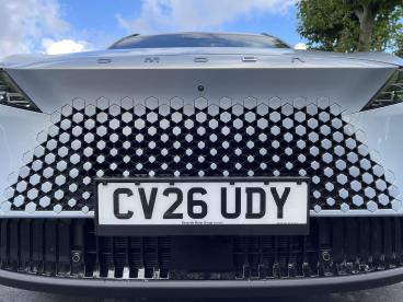 SPOTICAR Omoda 7 1.5t Shs 18.4kwh Noble Dht1 Euro 6 (s/s) 5dr Used Car - Suv Plug-in Hybrid Silver - Swansea - 1200635999_4