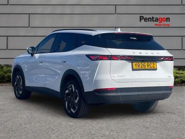 SPOTICAR Omoda 7 1.5t Shs 18.4kwh Knight Dht1 Euro 6 (s/s) 5dr Used Car - Suv Plug-in Hybrid White - Sheffield - 1200637939_2