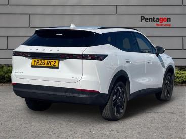 SPOTICAR Omoda 7 1.5t Shs 18.4kwh Knight Dht1 Euro 6 (s/s) 5dr Used Car - Suv Plug-in Hybrid White - Sheffield - 1200637939_4