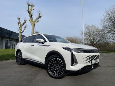 SPOTICAR Omoda 9 1.5t Shs 34.46kwh Noble Dht3 4wd Euro 6 (s/s) 5dr Used Car - Suv Plug-in Hybrid White - Swansea - 1200576495_1