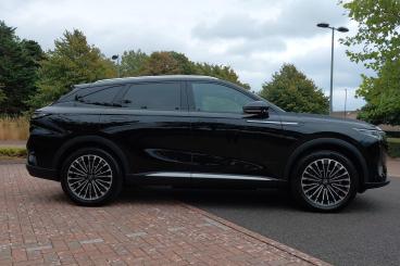SPOTICAR Omoda 9 1.5t Shs 34.46kwh Noble Dht3 4wd Euro 6 (s/s) 5dr Used Car - Suv Plug-in Hybrid Black - Littlehampton - 1200625171_2