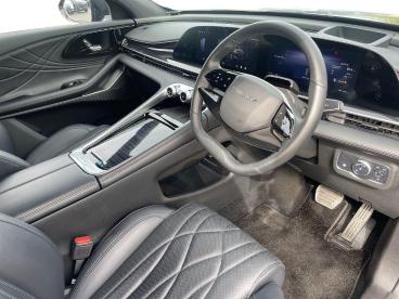SPOTICAR Omoda 9 1.5t Shs 34.46kwh Noble Dht3 4wd Euro 6 (s/s) 5dr Used Car - Suv Plug-in Hybrid Black - Sheffield - 1200633000_5