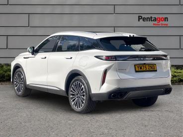 SPOTICAR Omoda 9 1.5t Shs 34.46kwh Noble Dht3 4wd Euro 6 (s/s) 5dr Used Car - Suv Plug-in Hybrid White - Sheffield - 1200636143_2