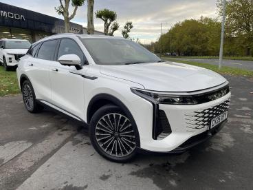 SPOTICAR Omoda C9 1.5t Shs 34.46kwh Noble Dht3 4wd Euro 6 (s/s) 5dr Used Car - Suv Plug-in Hybrid White - Swansea - 1200552920_1