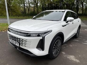 SPOTICAR Omoda C9 1.5t Shs 34.46kwh Noble Dht3 4wd Euro 6 (s/s) 5dr Used Car - Suv Plug-in Hybrid White - Swansea - 1200552920_3