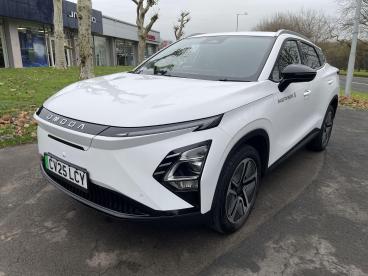 SPOTICAR Omoda Volvo Ex30 E5 61.05kwh Noble Auto 5dr Used Car - Suv Electric White - Swansea - 1200557060_3