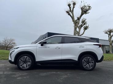 SPOTICAR Omoda Volvo Ex30 E5 61.05kwh Noble Auto 5dr Used Car - Suv Electric White - Swansea - 1200557060_5