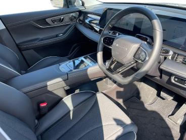 SPOTICAR Omoda E5 61.05kwh Comfort Auto 5dr Used Car - Suv Electric Black - Sheffield - 1200633021_5