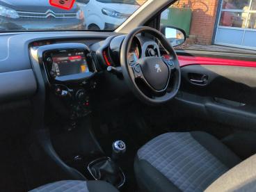 SPOTICAR Peugeot 108 1.0 Allure Euro 6 (s/s) 5dr Used Car - City Car Petrol Red - Newbury - 1200567473_2