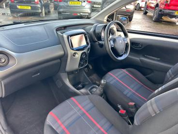 SPOTICAR Peugeot 108 1.0 Active Euro 6 5dr Used Car - City Car Petrol White - Taunton - 1200570519_2