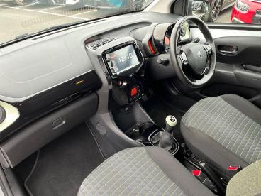 SPOTICAR Peugeot 108 1.0 Collection Euro 6 (s/s) 5dr Used Car - City Car Petrol Silver - Blackpool - 1200573001_2