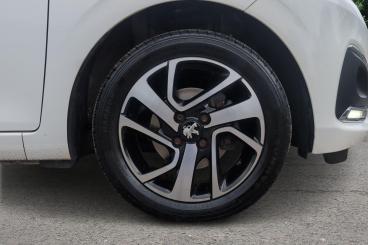 SPOTICAR Peugeot 108 1.0 Allure Euro 6 (s/s) 5dr Used Car - City Car Petrol White - Portsmouth - 1200576396_5
