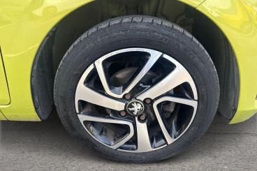 SPOTICAR Peugeot 108 1.0 Collection Top! 2 Tronic Euro 6 (s/s) 5dr Used Car - City Car Petrol Green - Chichester - 1200576670_5