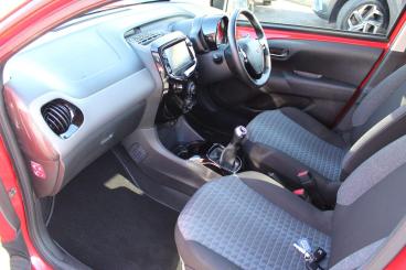 SPOTICAR Peugeot 108 1.0 Allure Euro 6 (s/s) 5dr Used Car - City Car Petrol Red - Dorchester - 1200597376_2