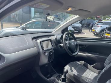 SPOTICAR Peugeot 108 1.0 Active Euro 6 5dr Used Car - City Car Petrol Black - Taunton - 1200603957_2