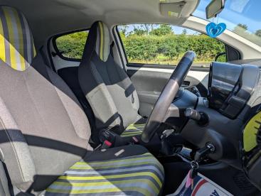SPOTICAR Peugeot 108 1.0 Collection Euro 6 5dr Used Car - City Car Petrol White - County Antrim - 1200622898_4