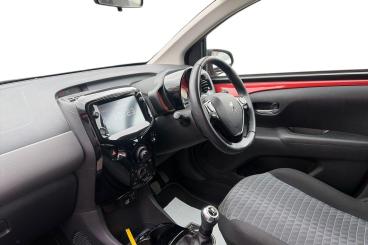 SPOTICAR Peugeot 108 1.0 Allure Euro 6 (s/s) 5dr Used Car - City Car Petrol Red - Newark On Trent - 1200624929_2